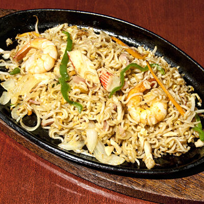 TALLARINES CHINOS A LA TIE-BAN