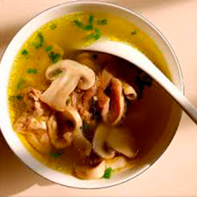 SOPA DE POLLO CON CHAMPIÑONES